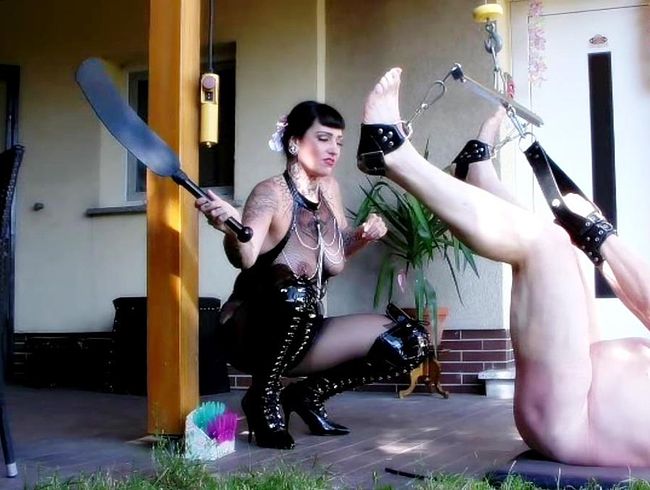 LadyVampira Porno Video: skla*e aus Passion Teil 1(ohne Ton)